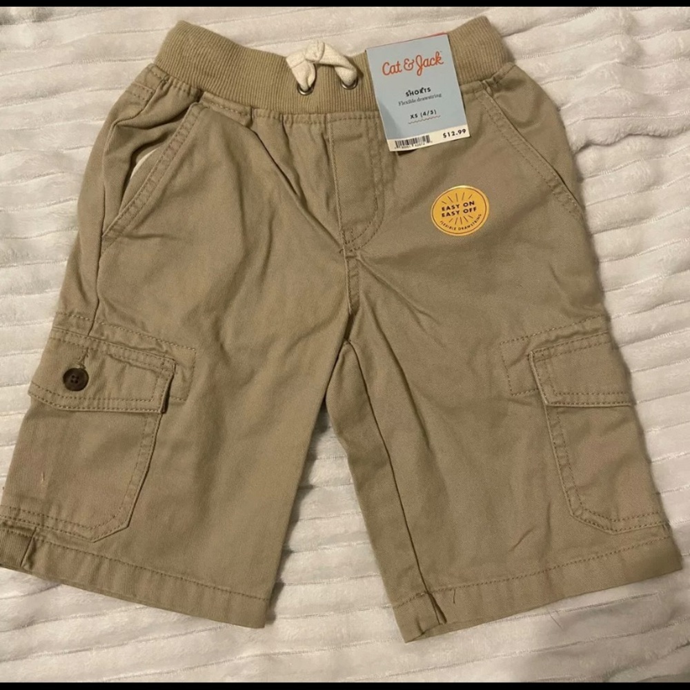 Cat & Jack Shorts XS (4/5) Cargo Pockets       87